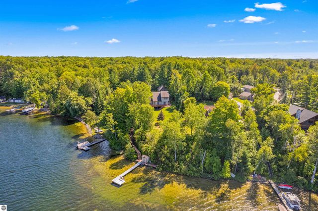 7380 Shellenbarger Road, Hale, MI 48739