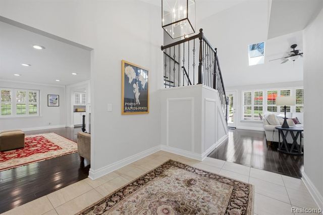 26296 Franklin Court, Franklin, MI 48025