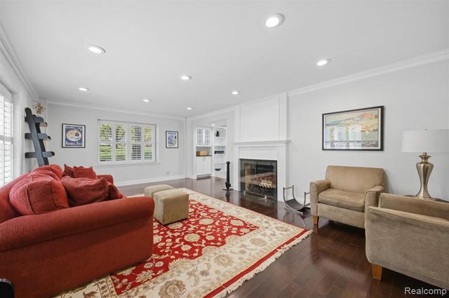 26296 Franklin Court, Franklin, MI 48025