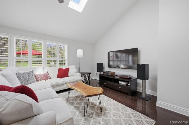 26296 Franklin Court, Franklin, MI 48025