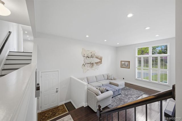26296 Franklin Court, Franklin, MI 48025