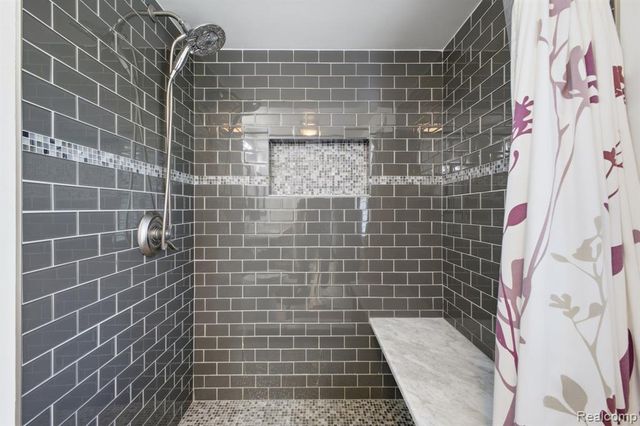 26296 Franklin Court, Franklin, MI 48025