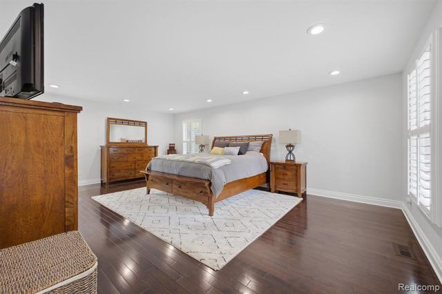 26296 Franklin Court, Franklin, MI 48025