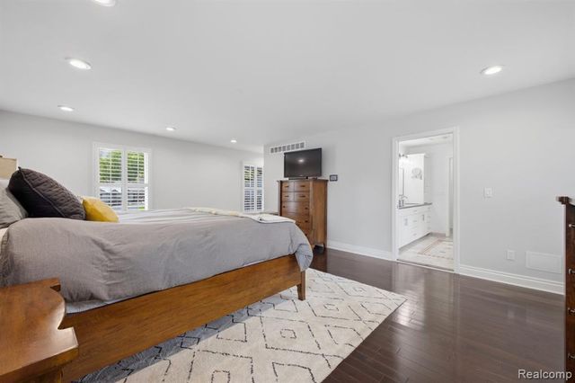 26296 Franklin Court, Franklin, MI 48025