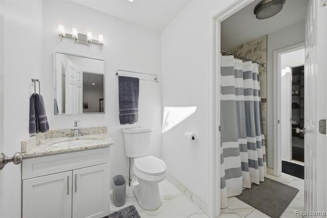 26296 Franklin Court, Franklin, MI 48025