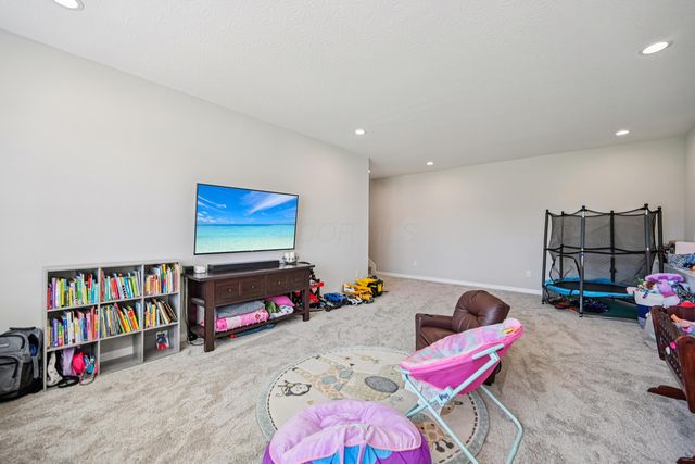 1370 Woodline Drive, Marysville, OH 43040