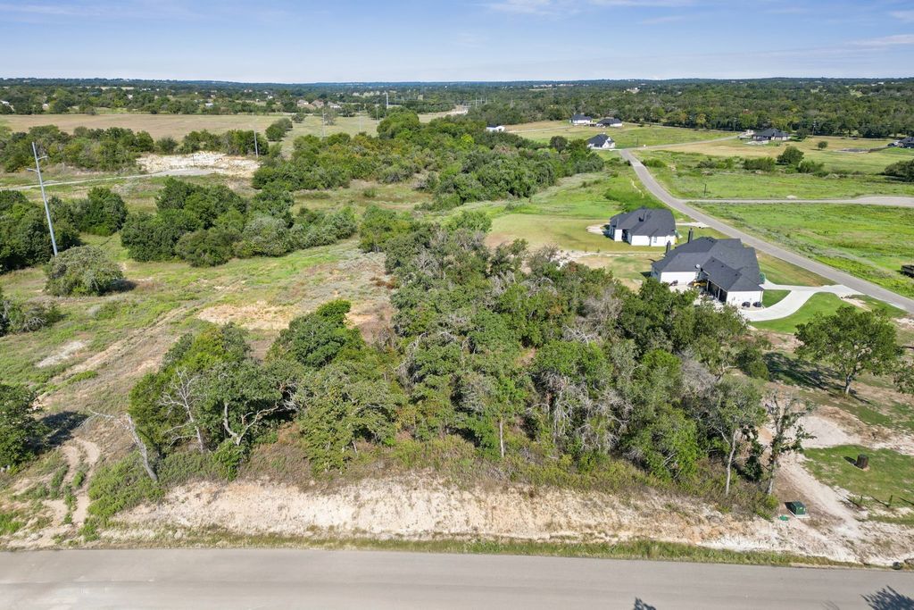 1046 Glenoaks Drive, Weatherford, TX 76088