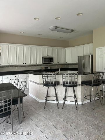 33 Bunker Hill Drive, Allentown, NJ 08501