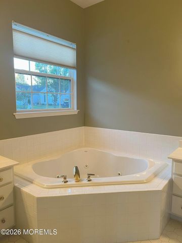 33 Bunker Hill Drive, Allentown, NJ 08501