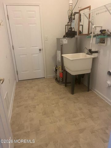 33 Bunker Hill Drive, Allentown, NJ 08501