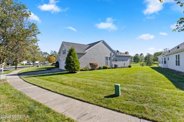 33 Bunker Hill Drive, Allentown, NJ 08501
