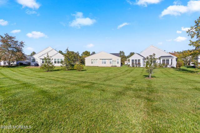 33 Bunker Hill Drive, Allentown, NJ 08501