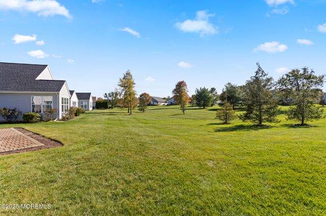 33 Bunker Hill Drive, Allentown, NJ 08501