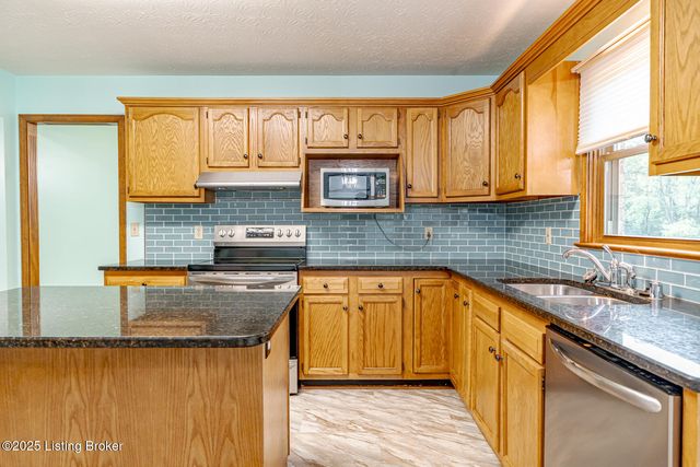 48 Cherokee Dr, Shelbyville, KY 40065