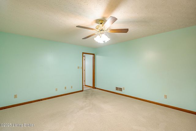 48 Cherokee Dr, Shelbyville, KY 40065
