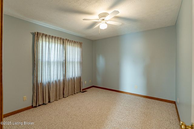 48 Cherokee Dr, Shelbyville, KY 40065