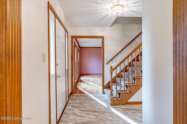 48 Cherokee Dr, Shelbyville, KY 40065