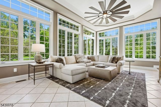 1 Buckeye Ln, Raritan Twp., NJ 08822
