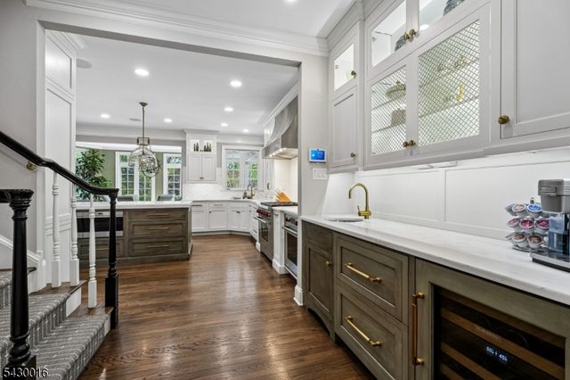 1 Buckeye Ln, Raritan Twp., NJ 08822