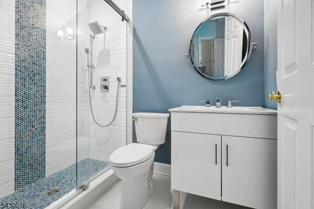 1 Buckeye Ln, Raritan Twp., NJ 08822