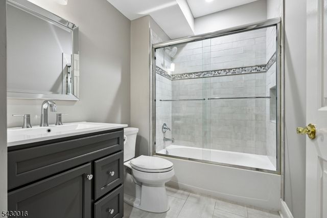 1 Buckeye Ln, Raritan Twp., NJ 08822