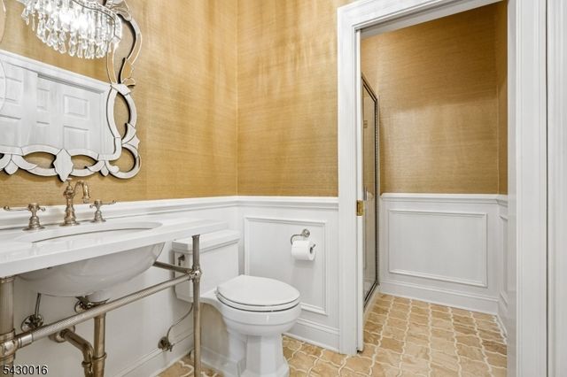1 Buckeye Ln, Raritan Twp., NJ 08822