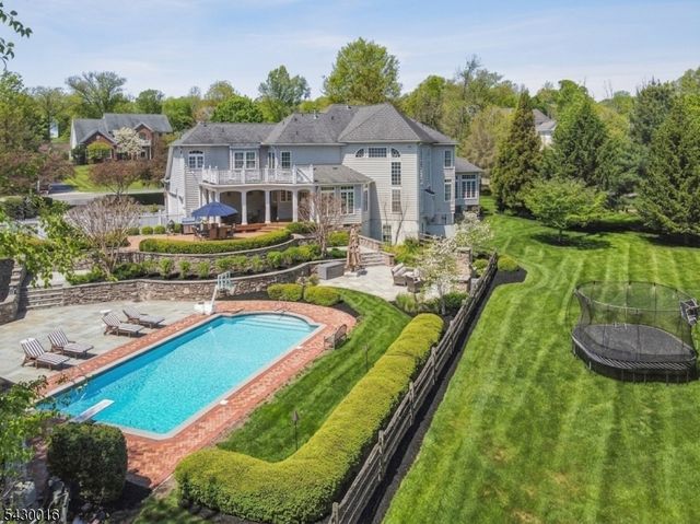 1 Buckeye Ln, Raritan Twp., NJ 08822