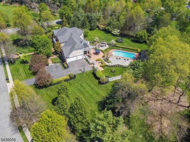 1 Buckeye Ln, Raritan Twp., NJ 08822