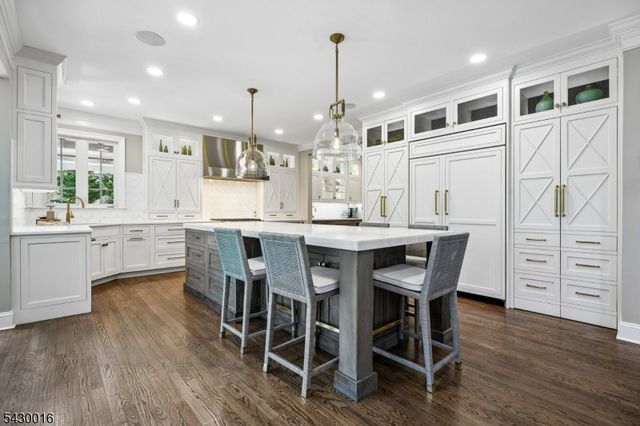 1 Buckeye Ln, Raritan Twp., NJ 08822