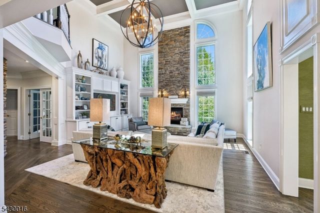 1 Buckeye Ln, Raritan Twp., NJ 08822