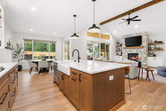 17905 28th Street E, Lake Tapps, WA 98391