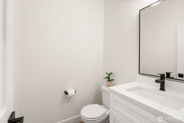 17905 28th Street E, Lake Tapps, WA 98391