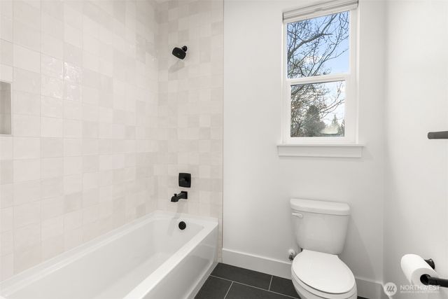 17905 28th Street E, Lake Tapps, WA 98391