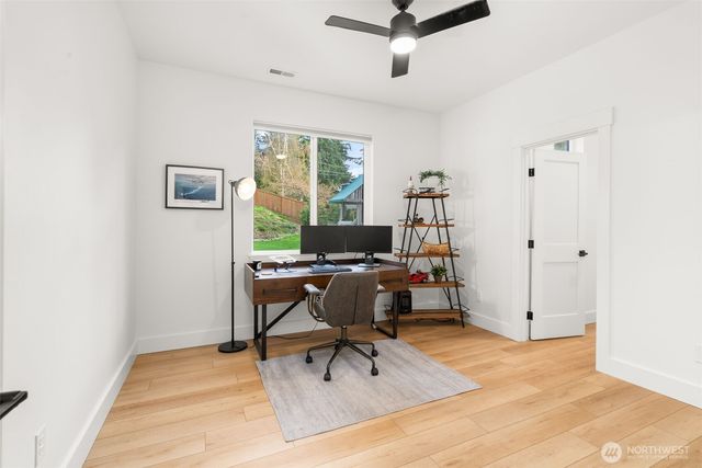 17905 28th Street E, Lake Tapps, WA 98391