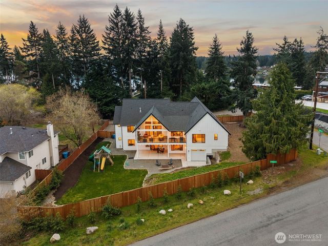 17905 28th Street E, Lake Tapps, WA 98391