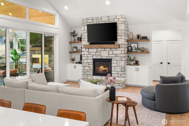 17905 28th Street E, Lake Tapps, WA 98391