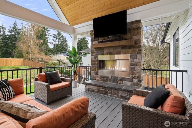 17905 28th Street E, Lake Tapps, WA 98391