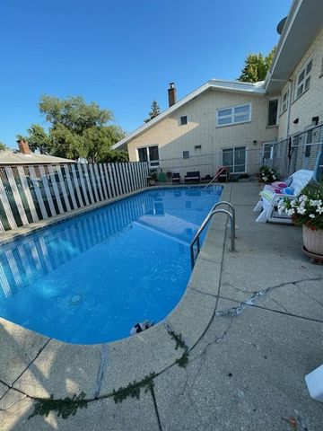 1245 S Mannheim Road, Westchester, IL 60154