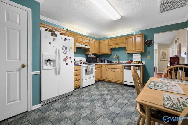 427 Cherry Street NW, Hartselle, AL 35640