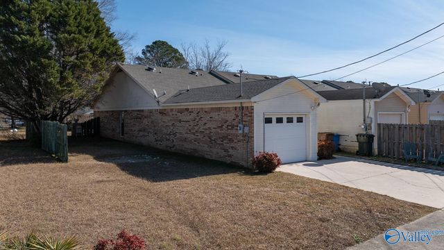 427 Cherry Street NW, Hartselle, AL 35640