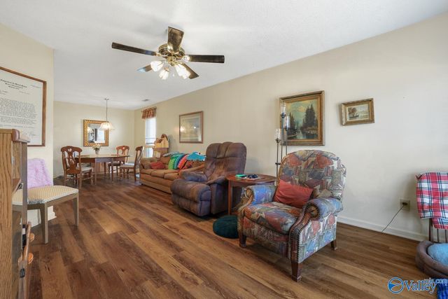 427 Cherry Street NW, Hartselle, AL 35640