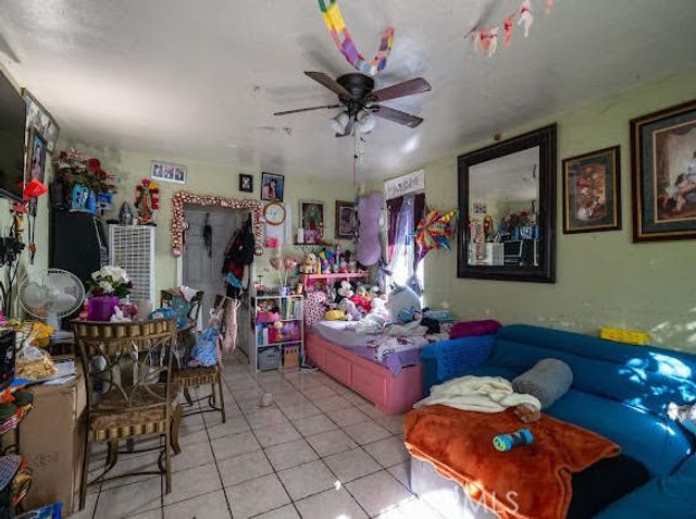 1930 W Manchester, Los Angeles, CA 90047