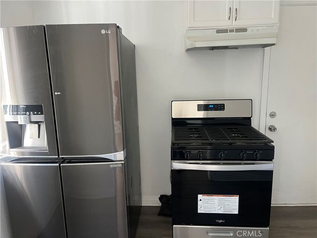 1930 W Manchester, Los Angeles, CA 90047