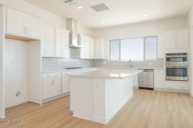 1910 E Empeltre Road, San Tan Valley, AZ 85140