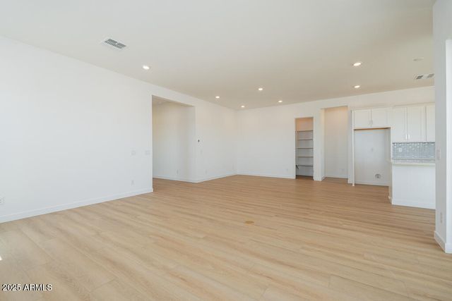 1910 E Empeltre Road, San Tan Valley, AZ 85140