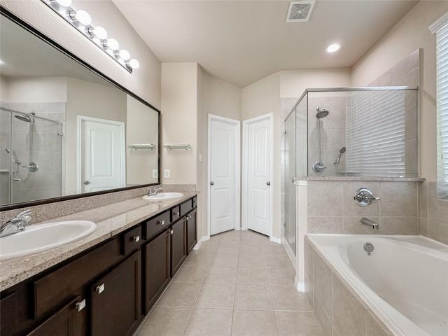 332 Country Crossing Circle, Magnolia, TX 77354