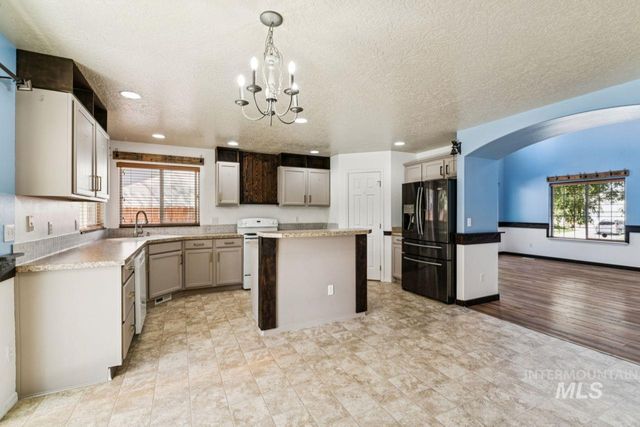 11761 Tidewater St, Caldwell, ID 83605