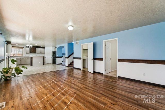 11761 Tidewater St, Caldwell, ID 83605