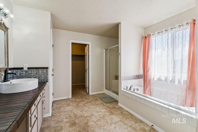 11761 Tidewater St, Caldwell, ID 83605