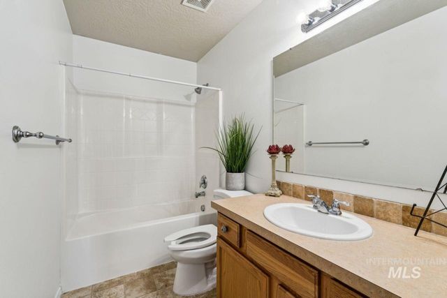 11761 Tidewater St, Caldwell, ID 83605